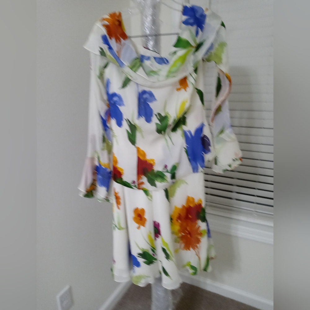 Designer 2 Piece 100% Top Size 6 Silk elegant floral print skirt size 4 CHETTA B